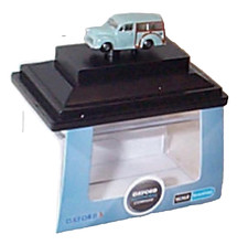 Smoke grey Morris Traveller