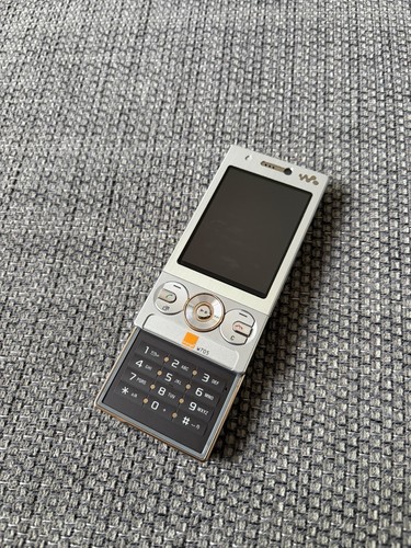 Sony ericsson w705 slide - sony,