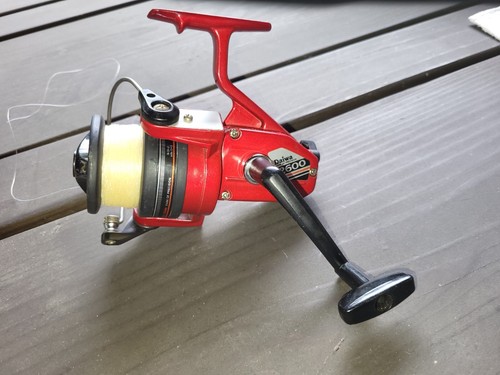 Daiwa j2600 spinning reel - daiwa,