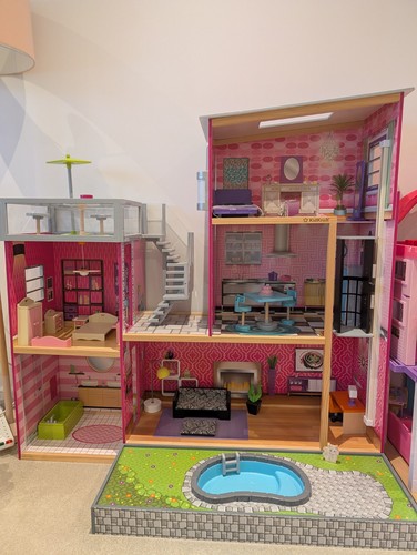 Kidkraft wooden dolls house - wooden,