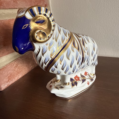 Royal crown derby - royal,