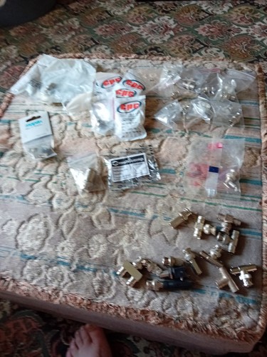 Job lot bnc plugs - lot,