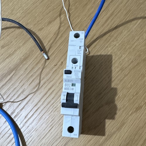 Eaton rcbo b32 - b32, type