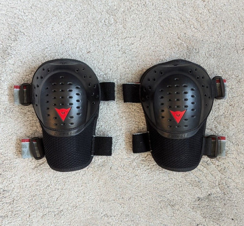 Dainese unisex knee pads - knee,