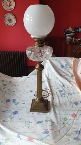 Victorian brass table lamp - brass, lamp/