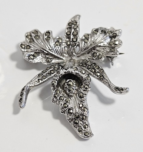 Beautiful vintage silvertone - vintage,