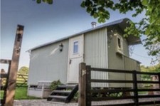 Beautiful Bespoke Shepherds Hut Excellent Condition