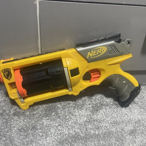 Used nerf strike - used, gun