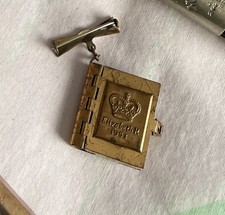 Queen Elizabeth II 1953 Coronation Souvenir Photo Book Brooch Locket