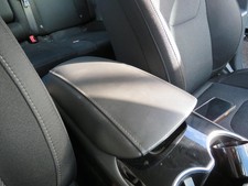 FORD MONDEO MK5 2016 REF-B592 / CENTRE CONSOLE LID FREE P&P