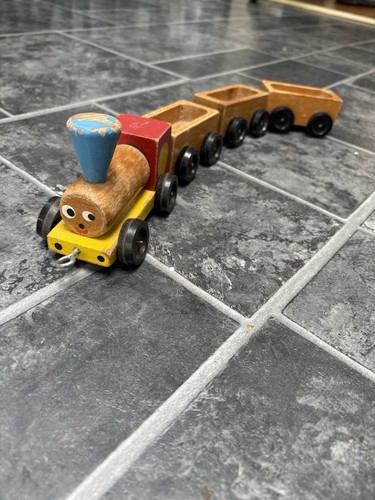 Vintage wooden pull along - vintage,