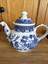 Churchill Teapot Blue And White Vintage England Willow Design