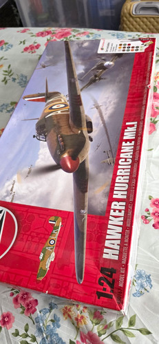 Airfix hawker hurricane - 1:24,