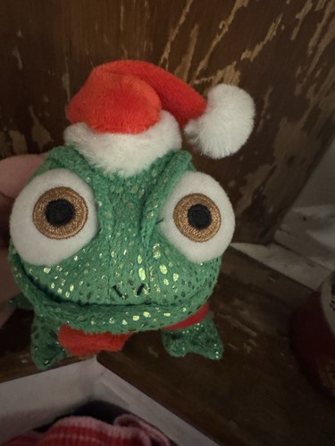 Disney store christmas pascal - disney,