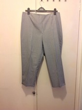 LADIES M & S 3/4 LENGTH DOGTOOTH TROUSERS SIZE 20 GOOD CONDITION