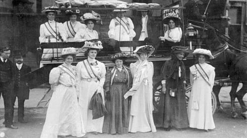 Suffragettes votes for - in, 'votes