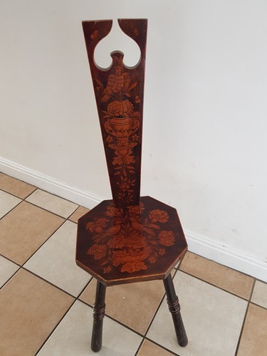 Inlaid spinning wheel chair