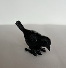 Rustic Cast Iron Sparrow Figurine Bird Statue For Garden Ornaments 