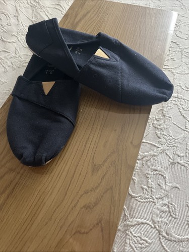 Bnwt demo navy - demo,