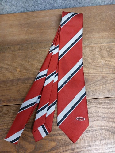 Falcon crest red black - falcon,