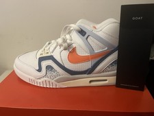 NIKE TECH CHALLENGE 2 Size