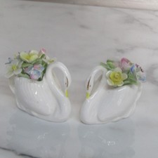 Royal Doulton Flower Rose Posy Swan Vase Bone China Ornament x 2