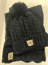 UGG BLACK INFINITY HAT AND