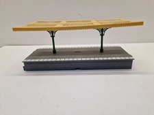 Hornby R514 Platform Canopy with platform