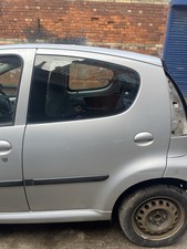 Peugeot 107 Door Passengers