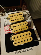  70s/80s Vintage Guitar Pickup Set (middle pickup faulty) 