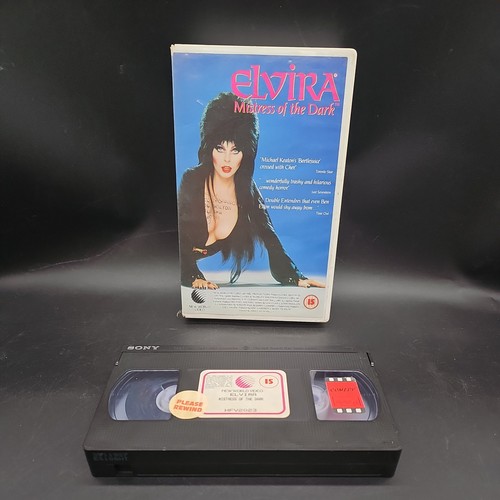Elvira mistress the dark - elvira,