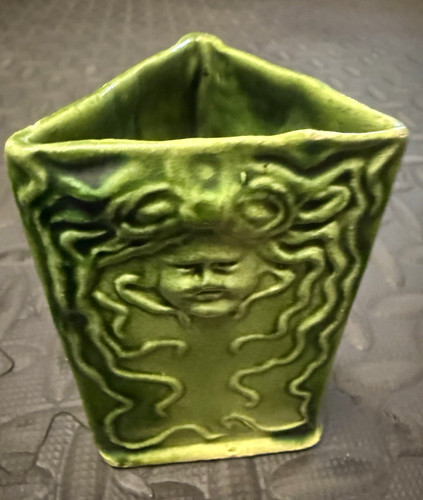 Bassware pottery face - 3, sided