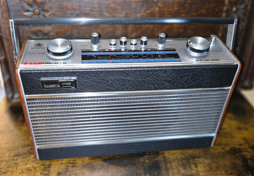 Vintage roberts portable radio - roberts,