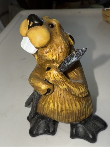 Bear foots beaver - beaver,