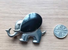 GORGEOUS UNUSUAL VINTAGE ELEPHANT BROOCH 
