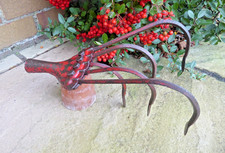 Vintage Cultivator head claw - hoe rake - Five Tines  - garden tool.  5 prongs.