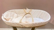 Clair de lune palm moses basket in white Marshmallow with mattress and sheet
