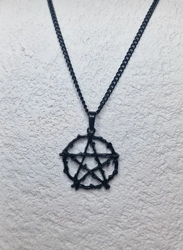 Black metal pentagram pendant - black,
