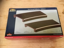 Lot..707F..OO GAUGE BACHMANN SCENECRAFT 44-0007 CURVED PLATFORMS.......NEW..#08#