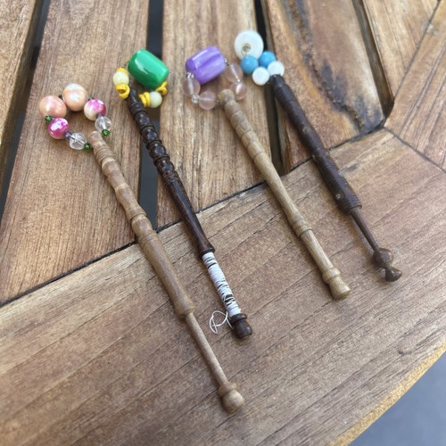 Antique lace bobbins - x,