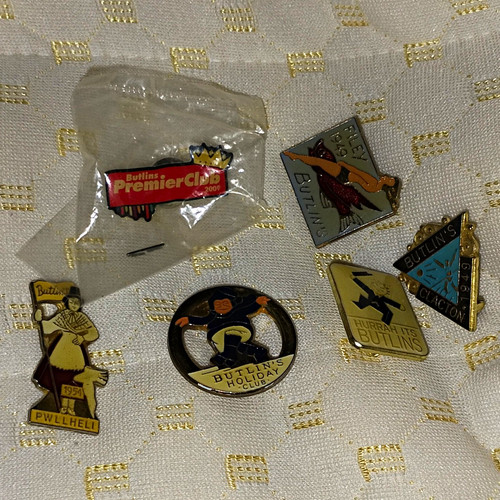 Butlins pin badges - butlins, collectors