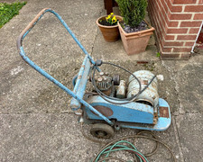 Compressor used for Paint Spraying or General Tools or pumping up Tyres.