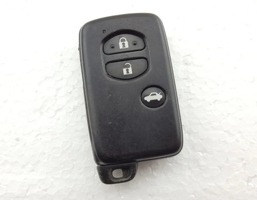 Toyota avensis etc 3 button - avensis,,