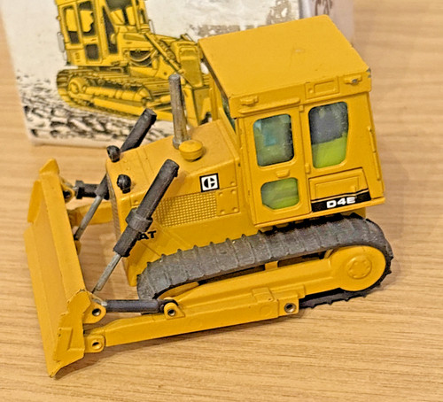 Cg09 nzg cat d4e track - cat,