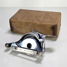 Vintage Hyde Mfg Co. Wallpaper