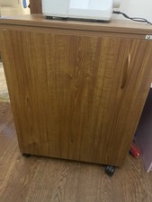 Horn Sewing Machine Cabinet With Lift