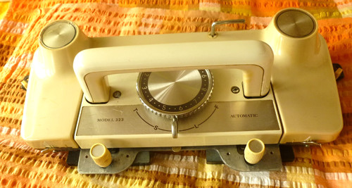 Knitmaster kniting machine 323 - machine,