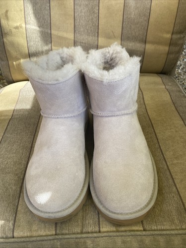 Ugg mini bailey size s - ugg, s/n
