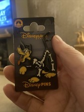 Disneyland Paris Pin Trading