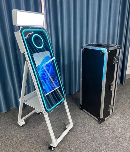 Magic mirror photobooth - magic, with